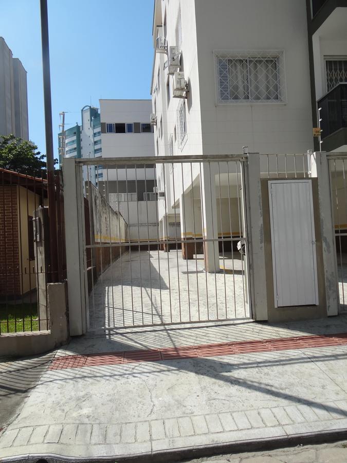 Apto Particular Em Balneario 公寓 *